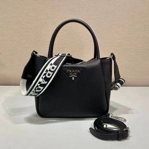 Prada Handbags 553